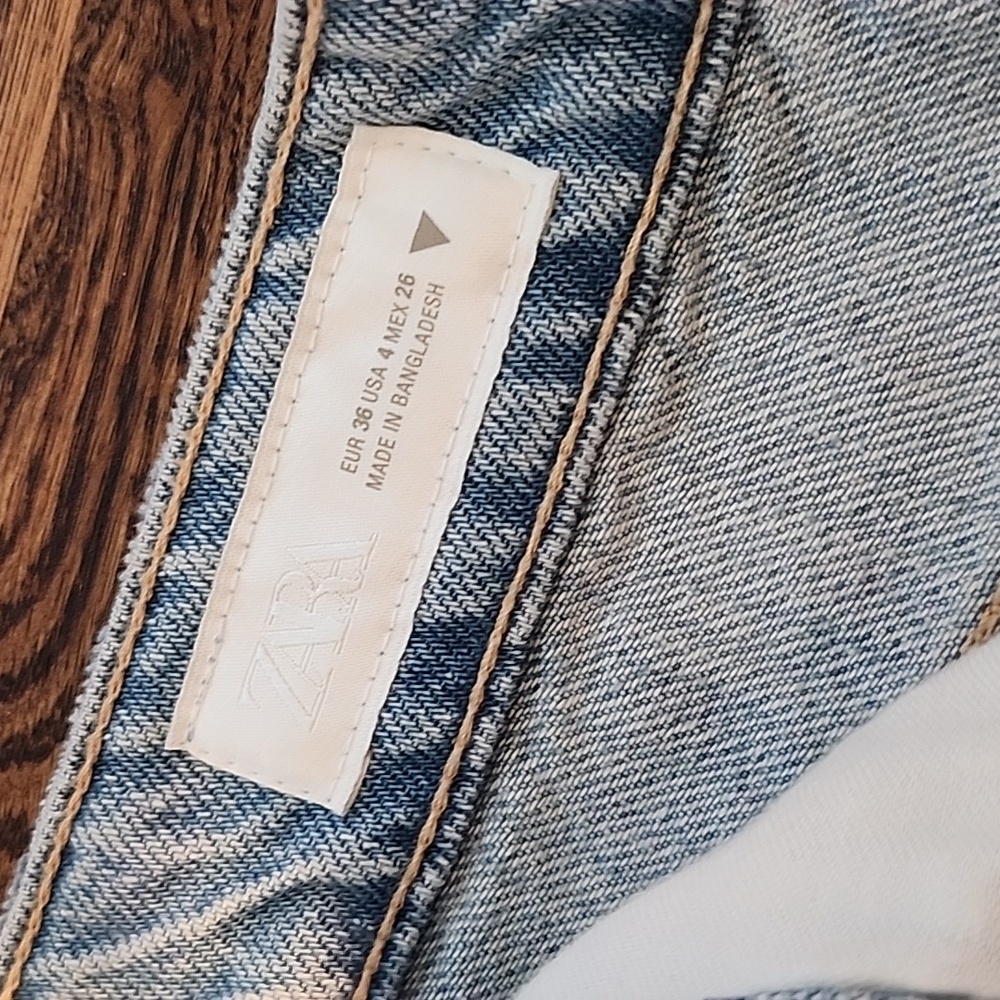 Zara Blue Denim Jean Shorts - Picture 2 of 4